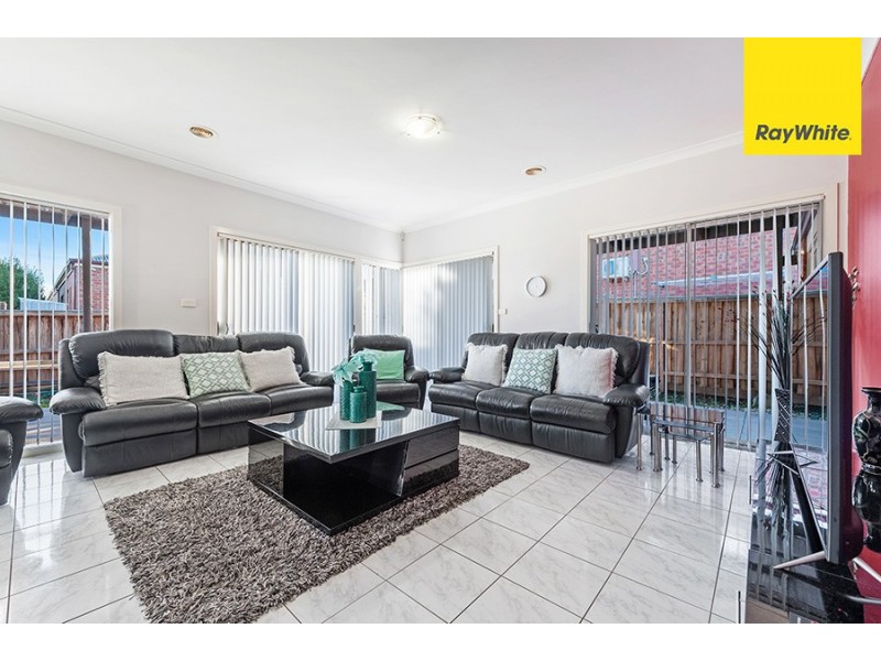 8 Reay Drive, Craigieburn VIC 3064