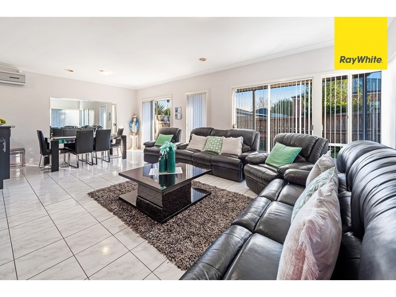 8 Reay Drive, Craigieburn VIC 3064
