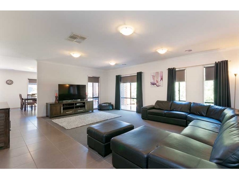 19 Ebony Circuit, Craigieburn VIC 3064