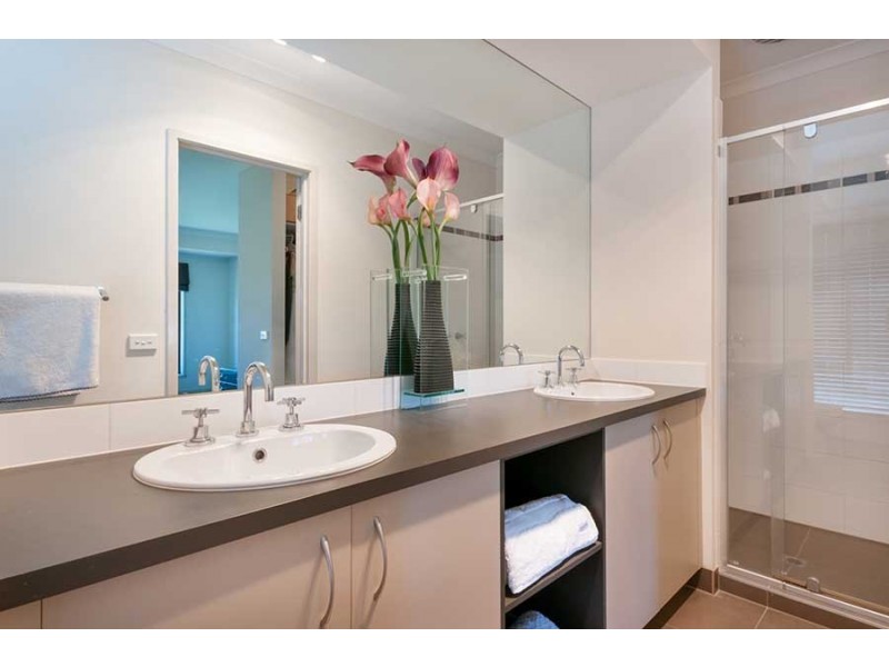 19 Ebony Circuit, Craigieburn VIC 3064