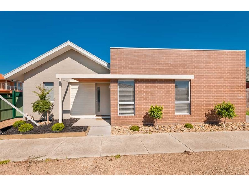 2 Hawthorn Lane, Craigieburn VIC 3064