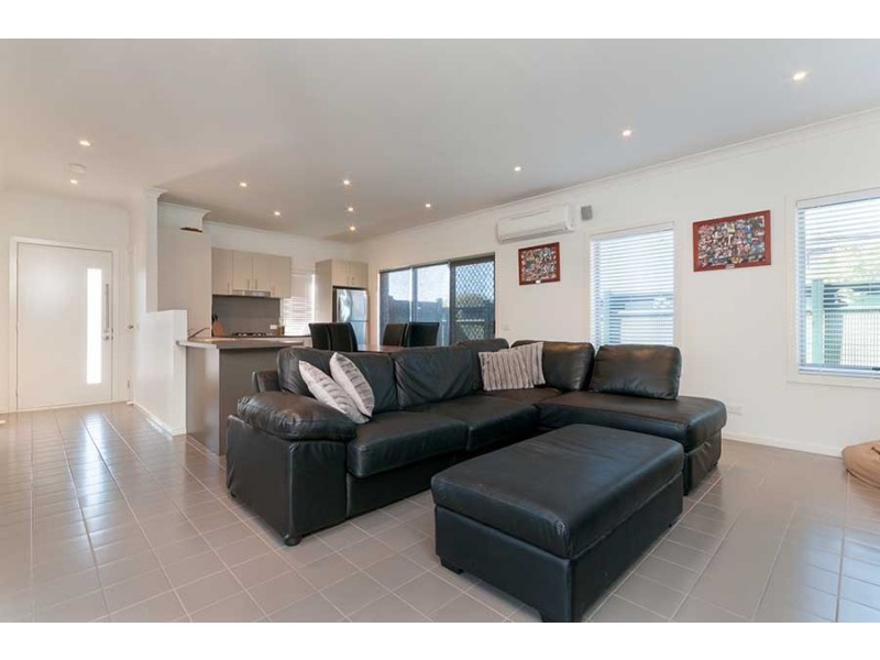 2 Hawthorn Lane, Craigieburn VIC 3064