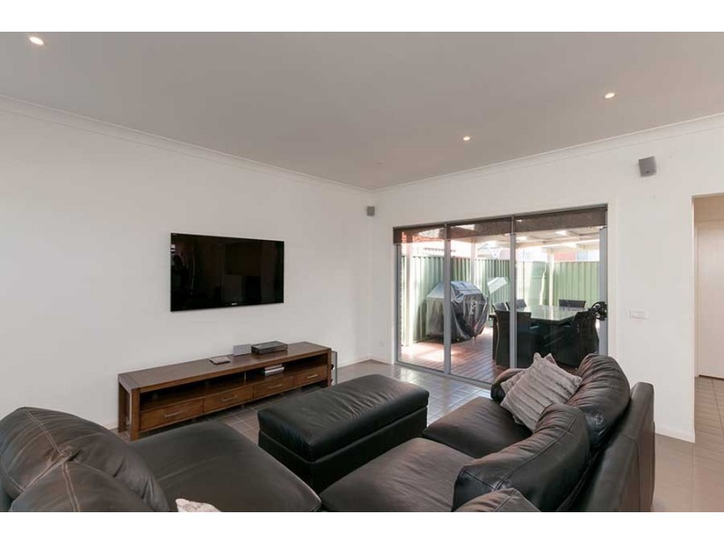 2 Hawthorn Lane, Craigieburn VIC 3064