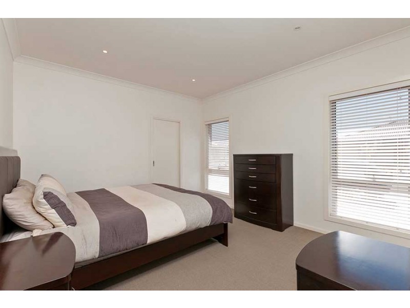 2 Hawthorn Lane, Craigieburn VIC 3064