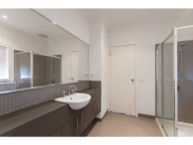 2 Hawthorn Lane, Craigieburn VIC 3064