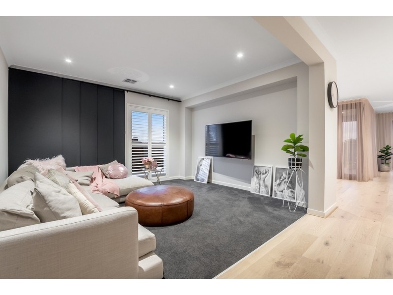 25 Perisher Drive, Craigieburn VIC 3064