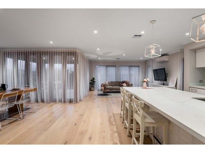 25 Perisher Drive, Craigieburn VIC 3064