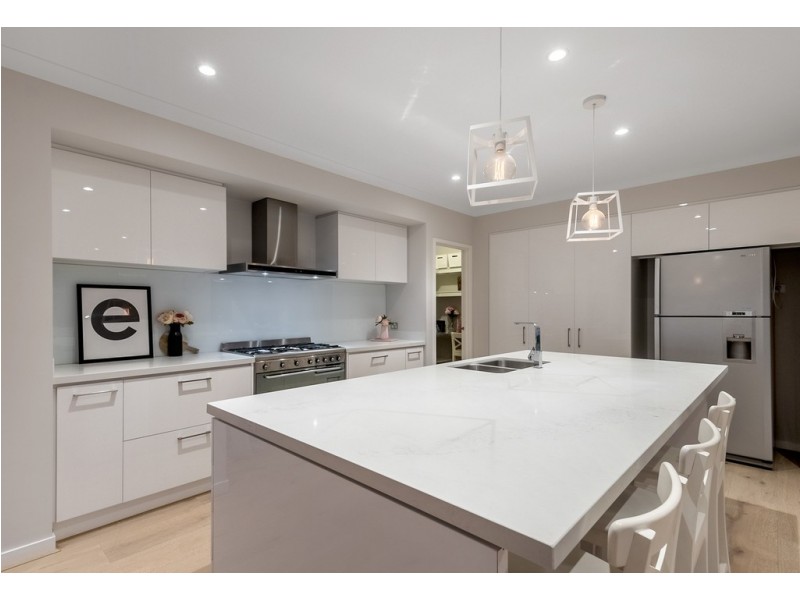 25 Perisher Drive, Craigieburn VIC 3064