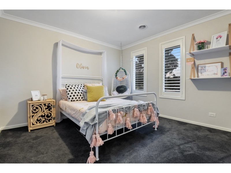 25 Perisher Drive, Craigieburn VIC 3064