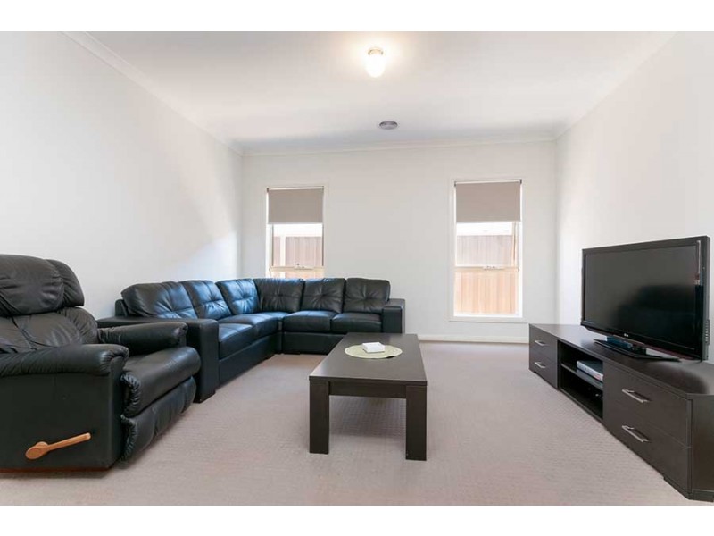 25 Acland Street, Craigieburn VIC 3064