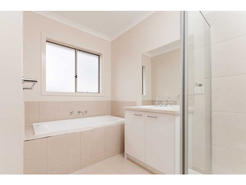 7 Dampiera Avenue, Wallan VIC 3756