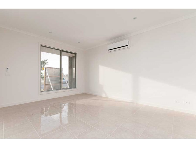 69 Clarendon Avenue, Craigieburn VIC 3064