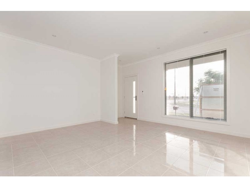 69 Clarendon Avenue, Craigieburn VIC 3064