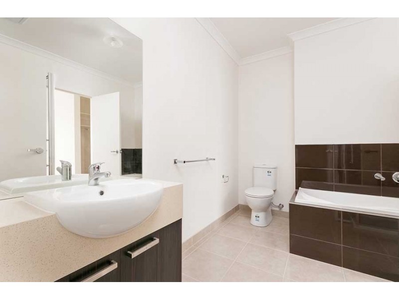 69 Clarendon Avenue, Craigieburn VIC 3064