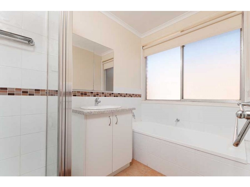 11 Commonwealth Court, Craigieburn VIC 3064