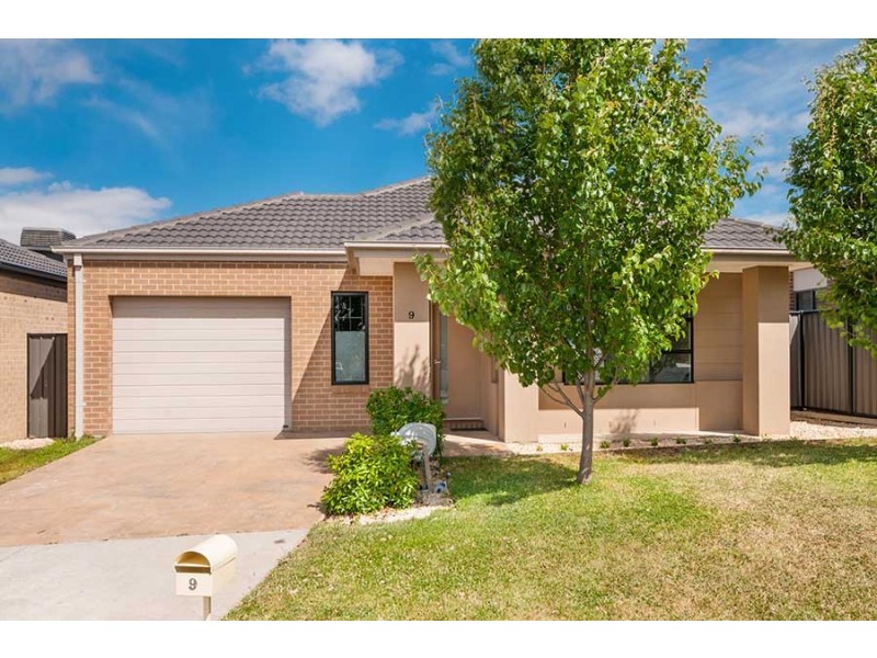 9 Ardsley Circuit, Craigieburn VIC 3064