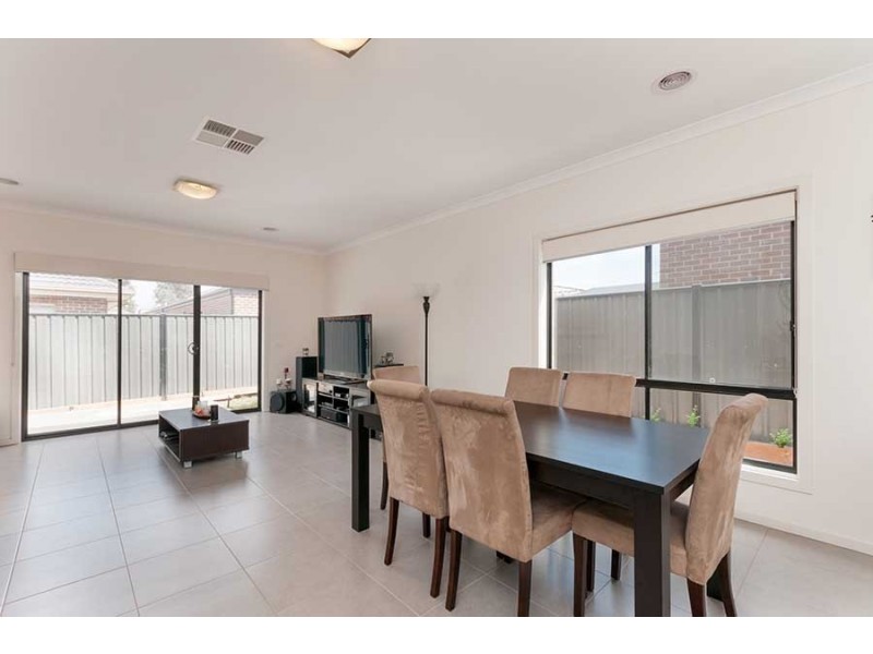 9 Ardsley Circuit, Craigieburn VIC 3064