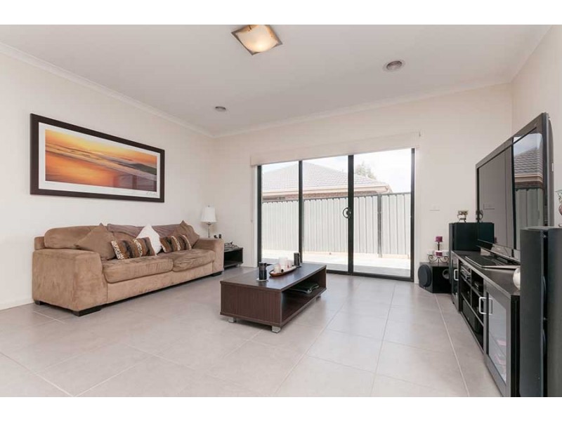 9 Ardsley Circuit, Craigieburn VIC 3064