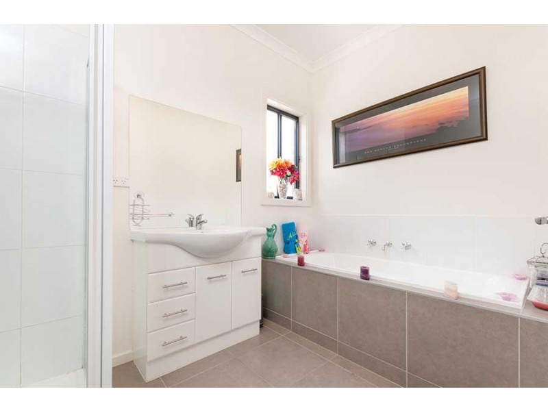 9 Ardsley Circuit, Craigieburn VIC 3064