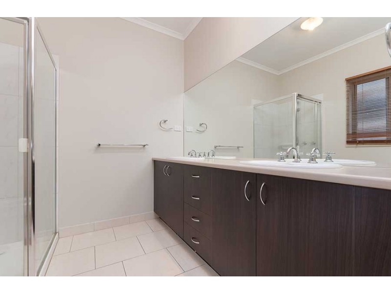 15 Claremont Street, Craigieburn VIC 3064