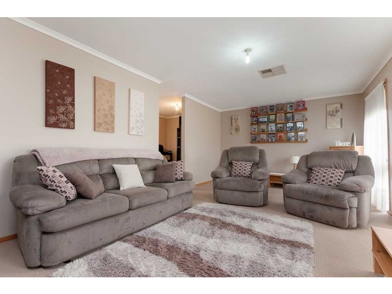 16 Longtown Court, Craigieburn VIC 3064
