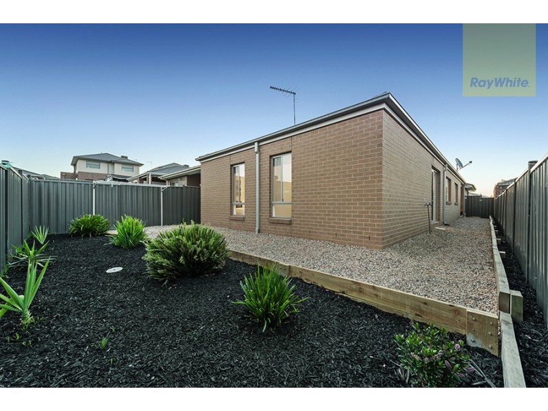 9 Euphoria Street, Craigieburn VIC 3064