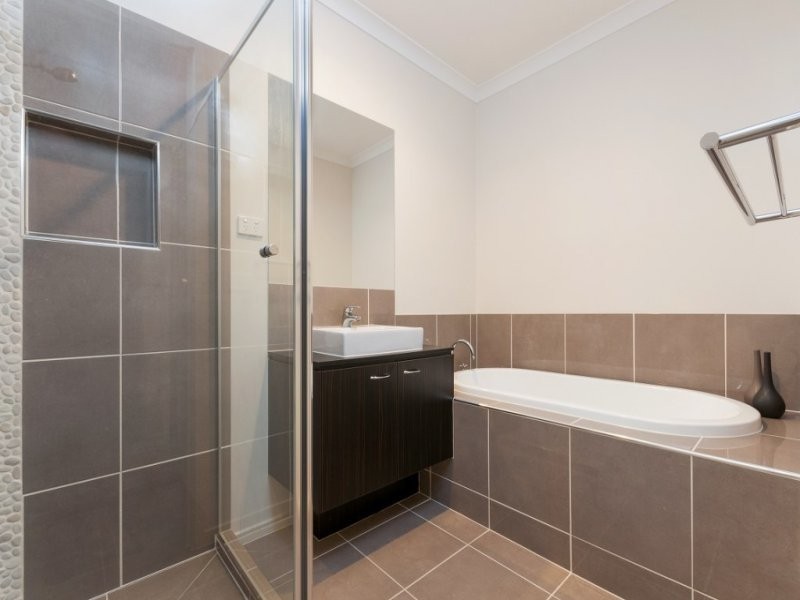 11 Eminence Way, Craigieburn VIC 3064
