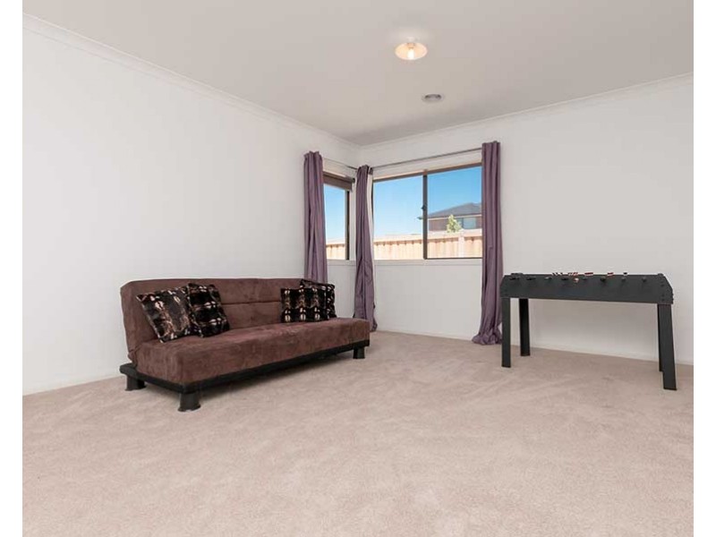 37 Daybreak Vista, Mickleham VIC 3064