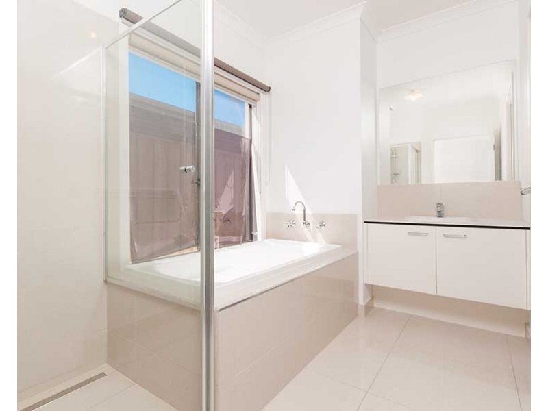 37 Daybreak Vista, Mickleham VIC 3064