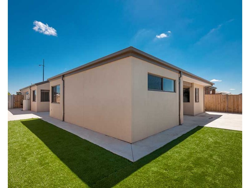 37 Daybreak Vista, Mickleham VIC 3064