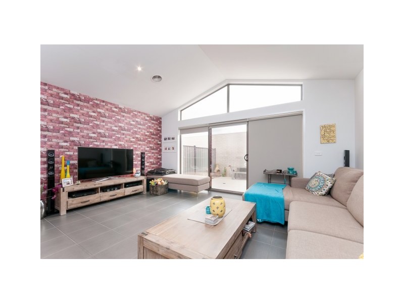 16 Viewrise Walk, Craigieburn VIC 3064