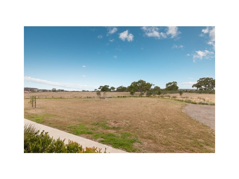 16 Viewrise Walk, Craigieburn VIC 3064