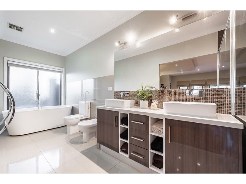 2 Humber Street, Craigieburn VIC 3064