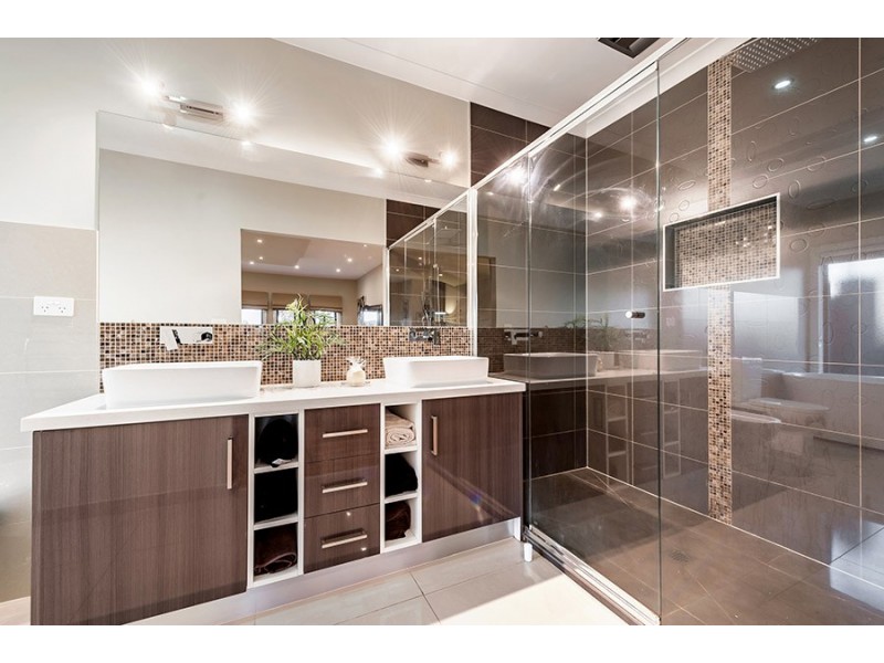 2 Humber Street, Craigieburn VIC 3064