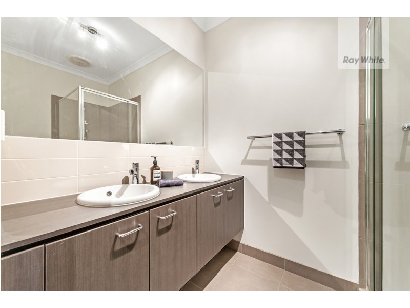 10 Crosskeys Road, Craigieburn VIC 3064