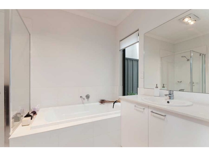 21 Groveton Street, Craigieburn VIC 3064