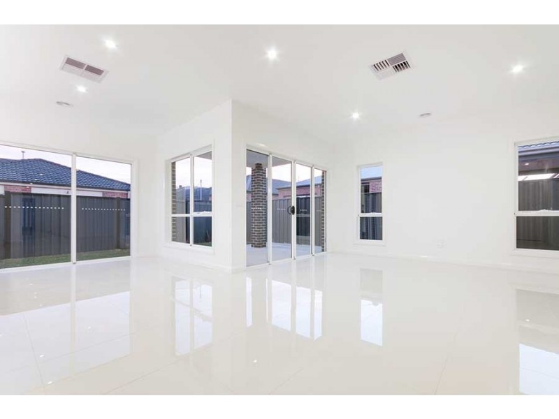 29 Viewmont Avenue, Craigieburn VIC 3064