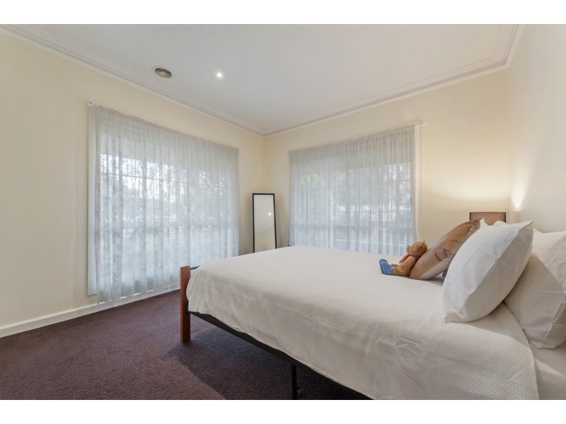 75 Royal Terrace, Craigieburn VIC 3064