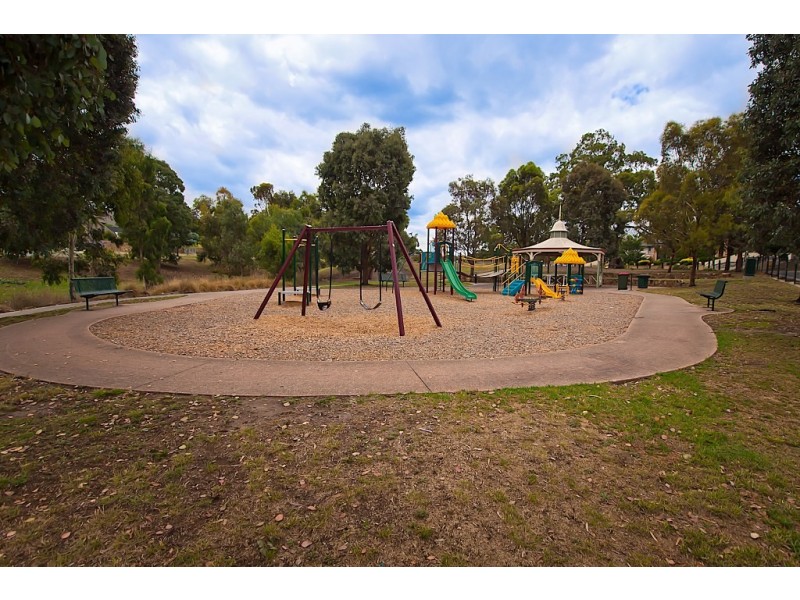 64 Kirkham Drive, Greenvale VIC 3059