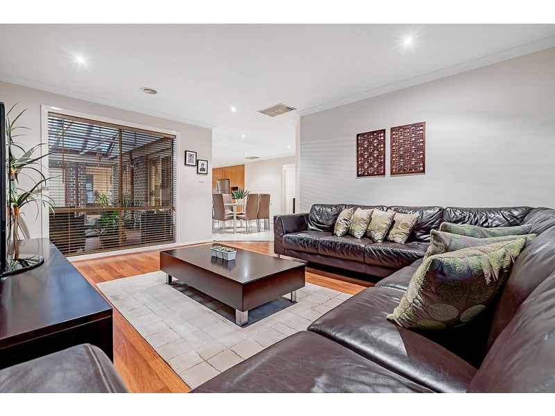 47 Athol Avenue, Roxburgh Park VIC 3064