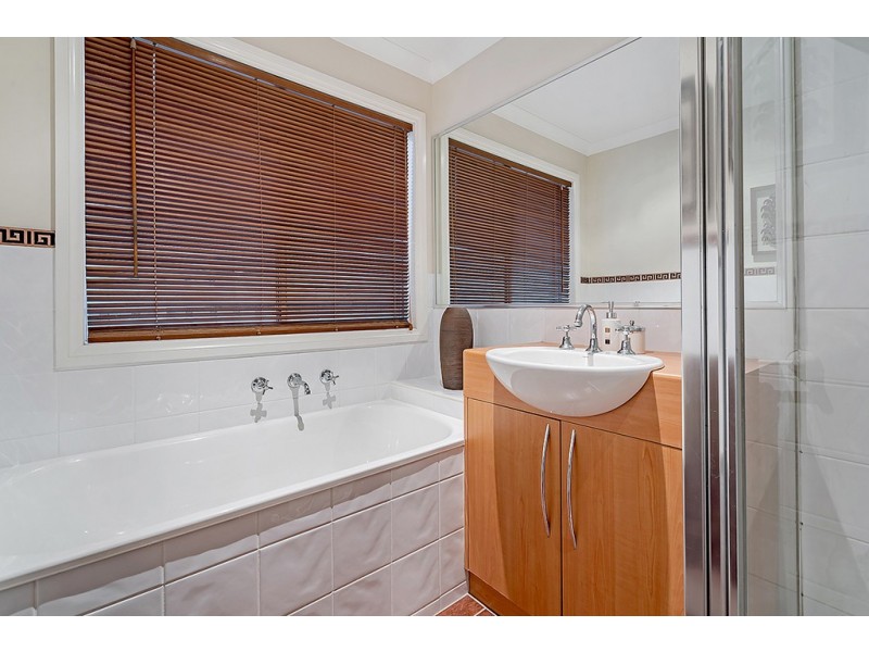 47 Athol Avenue, Roxburgh Park VIC 3064