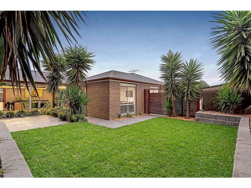 47 Athol Avenue, Roxburgh Park VIC 3064