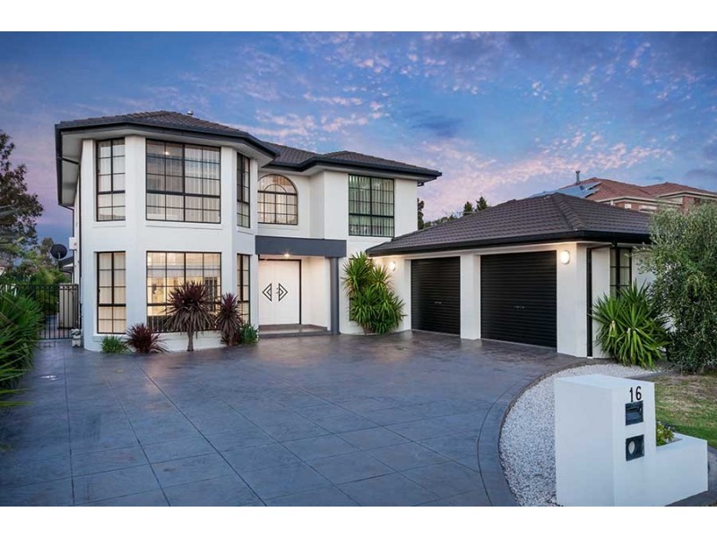 16 Johnson Court, Roxburgh Park VIC 3064