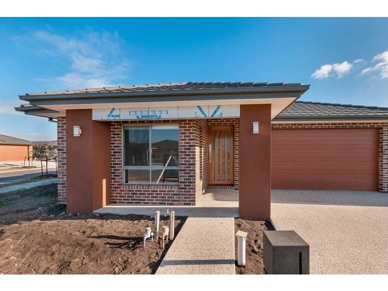 28 Falkland Road, Craigieburn VIC 3064