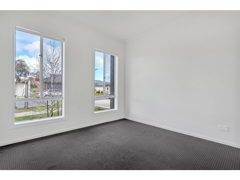 26 Falkland Road, Craigieburn VIC 3064