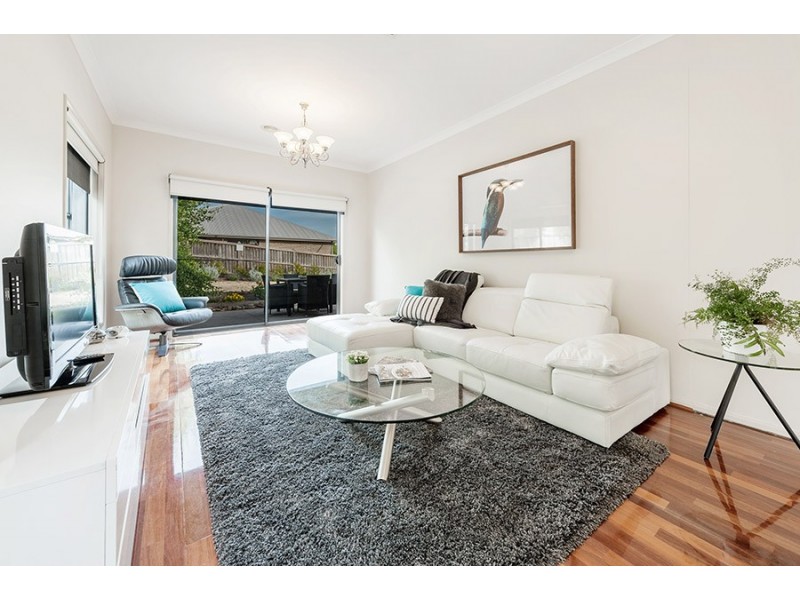 11 Eagleview Way, Craigieburn VIC 3064