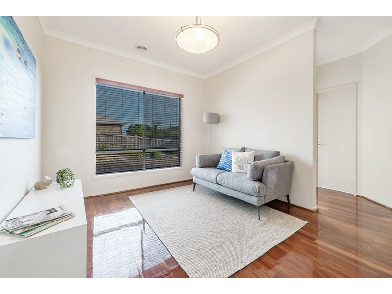 11 Eagleview Way, Craigieburn VIC 3064