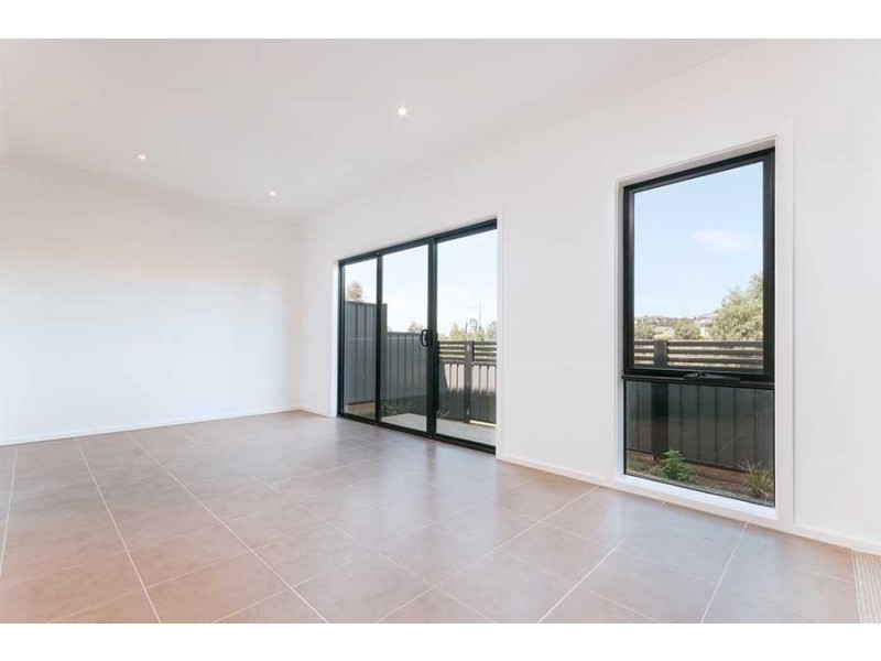 14/38 Mallard Circuit, Craigieburn VIC 3064