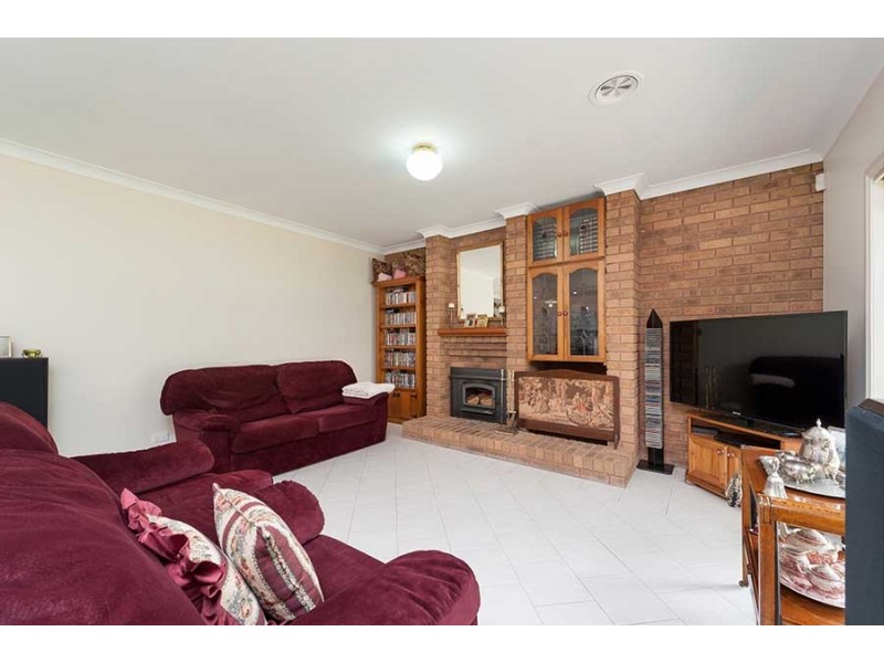 11 Cardiff Court, Craigieburn VIC 3064
