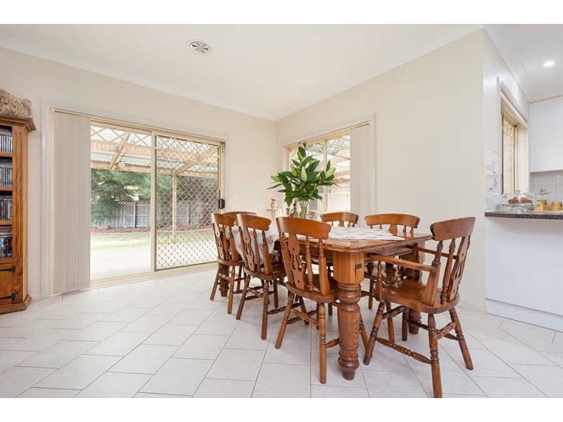 11 Cardiff Court, Craigieburn VIC 3064